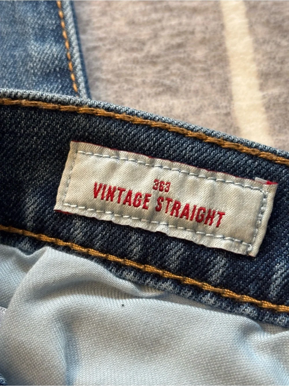 Lucky Brand Jeans, Vintage Straight, 30x32, W30, L32, Medium Blue Wash Denim